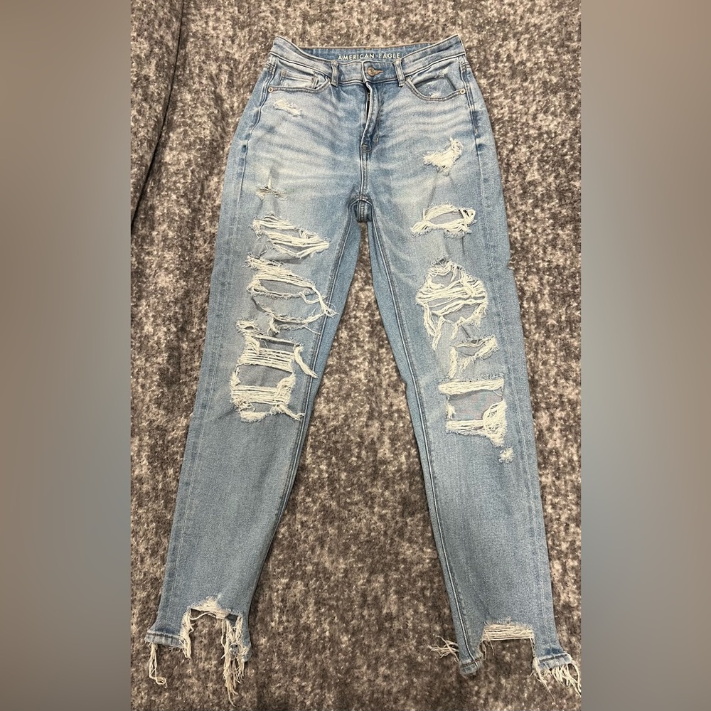 American Eagle Ripped Mom Jean